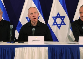 Netanyahu con Gallant e Gantz (Foto: Ansa, 2023)