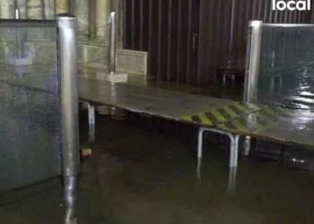 La Basilica di San Marco a Venezia allagata e le barriere, rimaste aperte (Twitter)