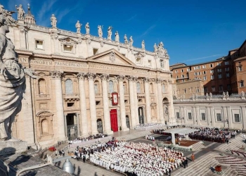 Piazza San Pietro (Ansa)