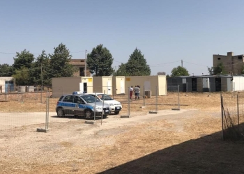 Migranti, il campo attrezzato di Palazzo San Gervasio (Potenza), in una foto d'archivio (Ansa)