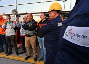 Lavoratori dell'ex Ilva (Ansa)