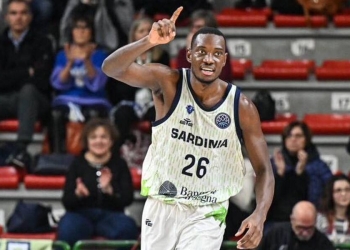 Diretta Cholet Sassari, gara-3 playoff Champions League (da facebook.com/dinamosassariofficial)