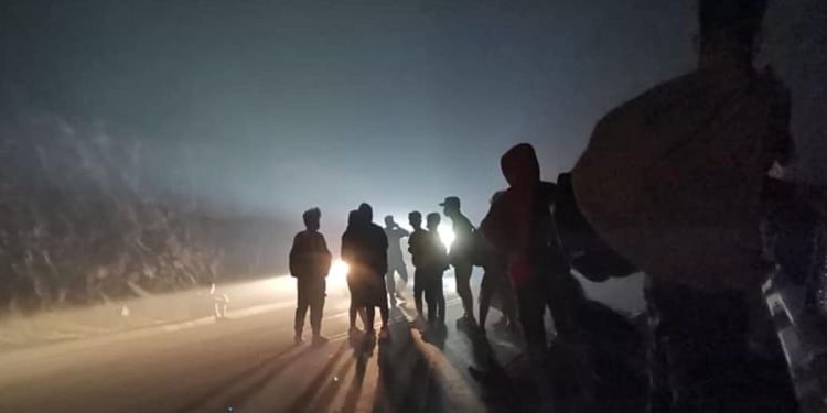 Incendio nel campo profughi di Moria nell'isola di Lesbo in Grecia, 9 settembre 2020 (Ansa)