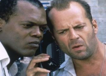 Samuel L. Jackson e Bruce Willis in una scena del film su Italia 1 (Foto Web)