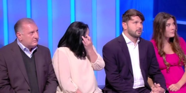 La storia di Alessio e sua sorella Luna a C'è posta per te. (Foto: Web)