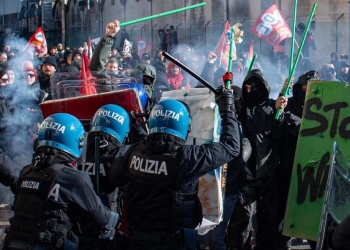 Scontri tra attivisti centri sociali e forze dell'ordine a Vicenza (Foto: Ansa, 2024)