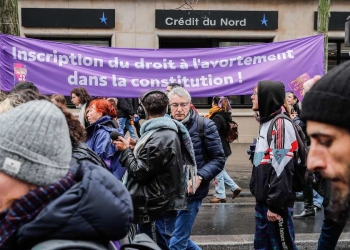 Aborto in Costituzione Francia