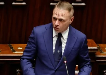 Il ministro dell'agricoltura Francesco Lollobrigida al Question time alla Camera (Foto: Ansa, 2024)