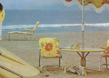 La copertina di On the Beach