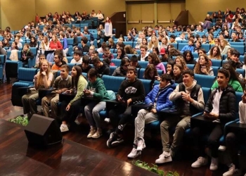 Studenti della Scuola Secondaria di I grado al XX Convegno di LdR novembre 2023