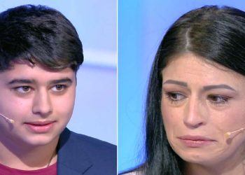 Caterina e il figlio Francesco a C'è posta per te 2024 (screen da TV)