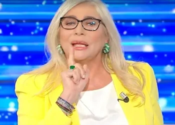 Mara Venier a Domenica In puntata 28 gennaio 2024, foto screenshot tv