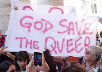 Famiglia queer ai funerali Murgia