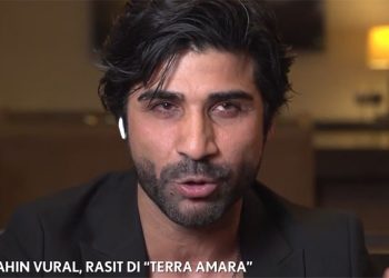 Sahin Vural di Resit di Terra Amara ospite a Verissimo, screenshot tv 2024
