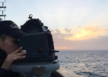 Sulla fregata Fasan della Marina militare italiana (Ansa)