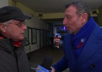 Enrico Lucci e Amadeus a Striscia la notizia 6 febbraio 2024, foto screenshot tv