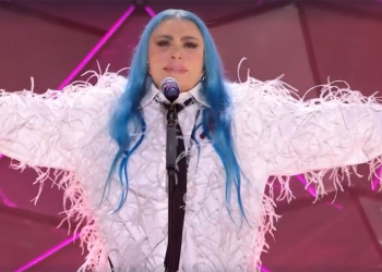 Loredana Berté a Sanremo 2024, 2^ serata screenshot tv