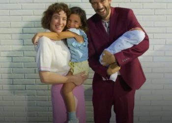 La scena scomparsa dallo spot della Peugeot E-208