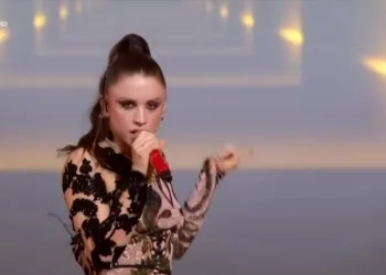 Angelina Mango ha fatto ballare l'Ariston a Sanremo 2024 (Screenshot)