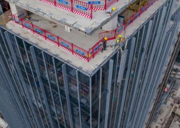 Cantiere a Shangai ripreso da un drone (Ansa)