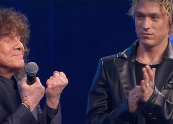 Riccardo Cocciante e Irama a Sanremo 2024, screenshot tv