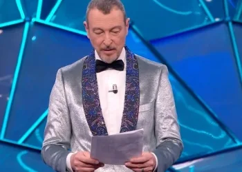 Amadeus legge comunicato degli agricoltori a Sanremo 2024