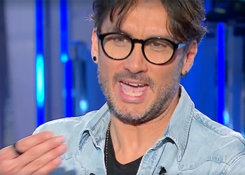 Fabrizio Moro a Domenica In 2024 screenshot tv