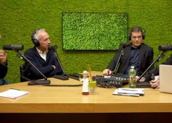 Marco Travaglio con Daniele Capezzone a Muschio Selvaggio di Fedez (screen YouTube)