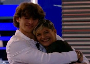 Sandra mamma Paolo Masella al Grande Fratello 2023 (screen da TV)