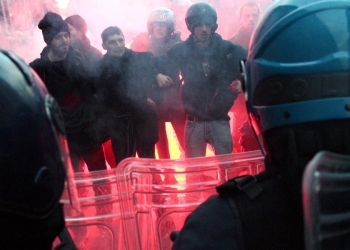 Tafferugli antagonisti-forze ordine a Firenze (Foto: Ansa, 2013)