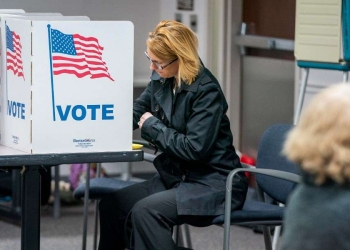 Votazione per le Primarie in Virginia (Ansa)