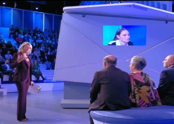 Caterina e suo padre Giuseppe a C'è posta per te 2024 (screen da TV)