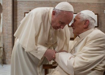 Papa Francesco con Ratzinger