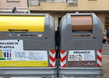 Gl italiani sono i più virtuosi nella raccolta differenziata (Ansa)