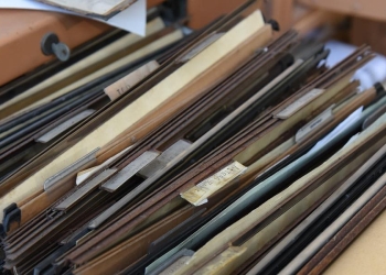 Dossier (foto da Pixabay)