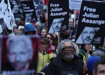 Manifestazione per la liberazione di Julian Assange a Londra (Ansa)