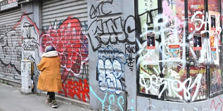 Negozi chiusi a Milano (Ansa)