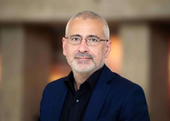 Alessandro Vespignani, fratellastro di Veronica Gentili