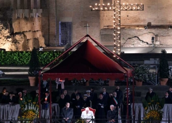 Via Crucis al Colosseo e Papa Francesco