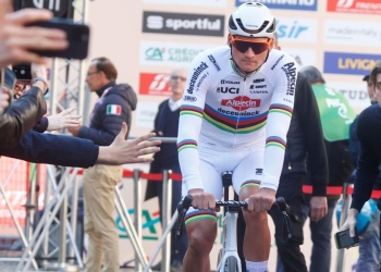 Mathieu Van Der Poel (NED) del team Alpecin - Deceuninck prima della partenza della 115ª edizione della Milano - Sanremo (Foto 2024 ROBERTO BETTINI / ANSA)