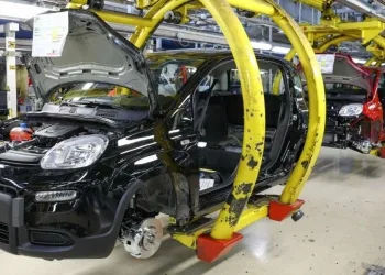 La produzione della Fiat Pandina a Melfi (Ansa)