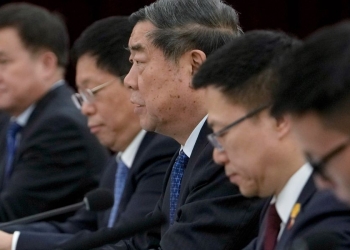 Il vicepremier cinese He Lifeng durante un incontro con Janet Yellen, segretario al Tesoro Usa (Ansa)