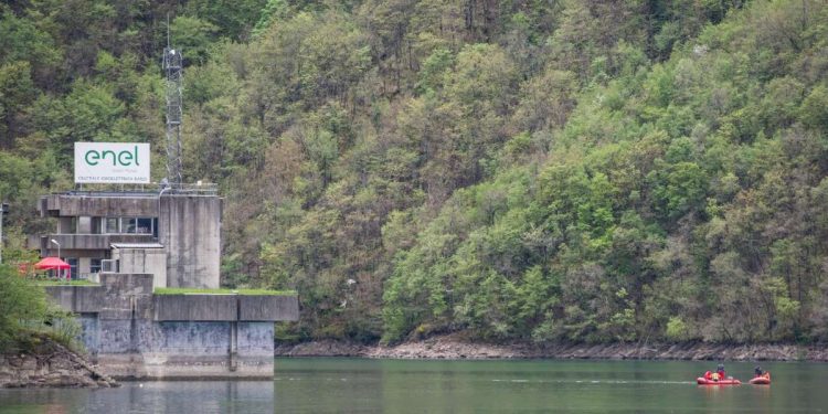 La centrale idroelettrica di Suviana (Ansa)