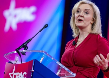 L'ex primo ministro Uk Liz Truss durante la Conservative Political Action Conference (CPAC) 2024 (Foto Ansa EPA/SHAWN THEW)