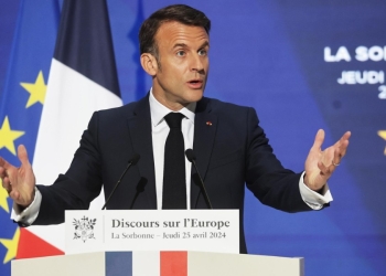 Il discorso di Emmanuel Macron alla Sorbona (Ansa)