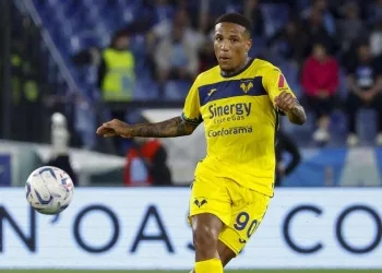 Michael Folorunsho con la maglia del Verona (Foto ANSA)