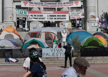 Ingresso del campus della University of California Berkeley (Foto 2024 EPA/JOHN G. MABANGLO)