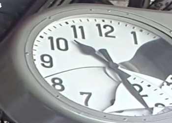 Orologio della stazione di Bologna dopo la strage (Foto: RaiNews24) Antifascismo