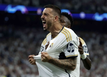 epaselect epa11327918 Joselu of Real Madrid celebrates after scoring the 1-1 goal during the UEFA Champions League semifinal second leg soccer match between Real Madrid and Bayern Munich, in Madrid, Spain, 08 May 2024.  EPA/JUANJO MARTIN