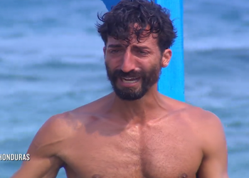 Samuel Peron piange per mamma Gianna Isola dei famosi 2024 (screen da TV)